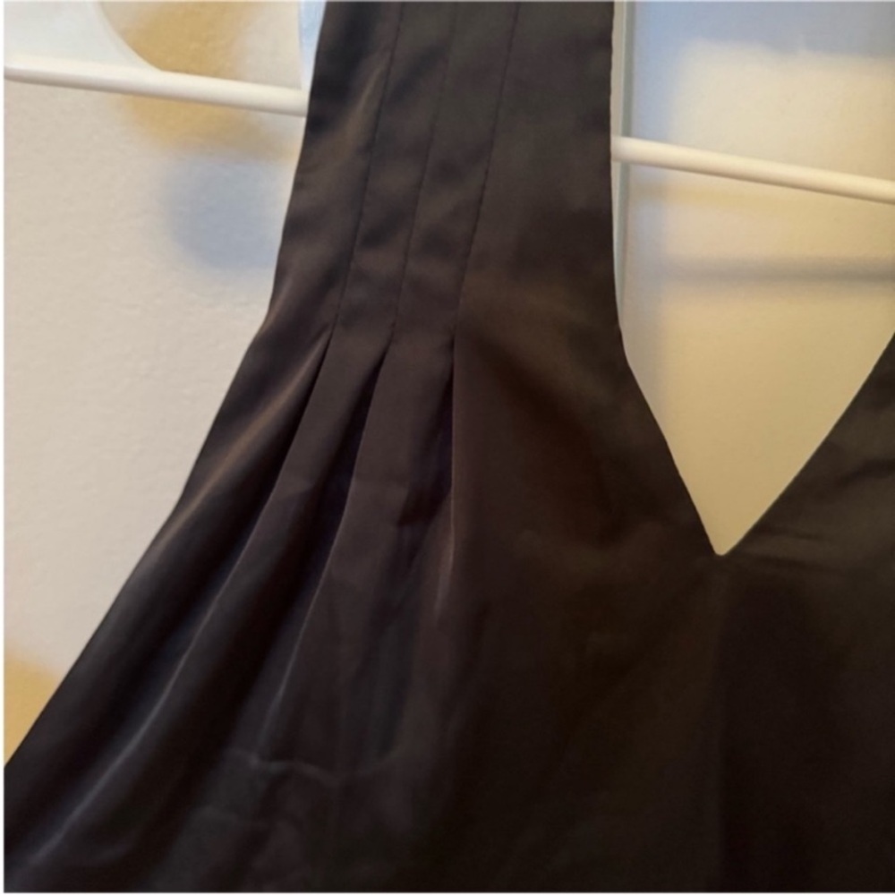 NWT Superdown by Revolve Women’s Elegant Satin Black Halter XXS - Picture 8 of 8